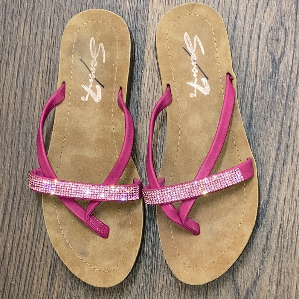 New Seven7 Fushia  Rhinestone Sandals     Size 9